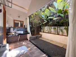Quarto luxo | Roupa de cama, acesso para cadeiras de rodas