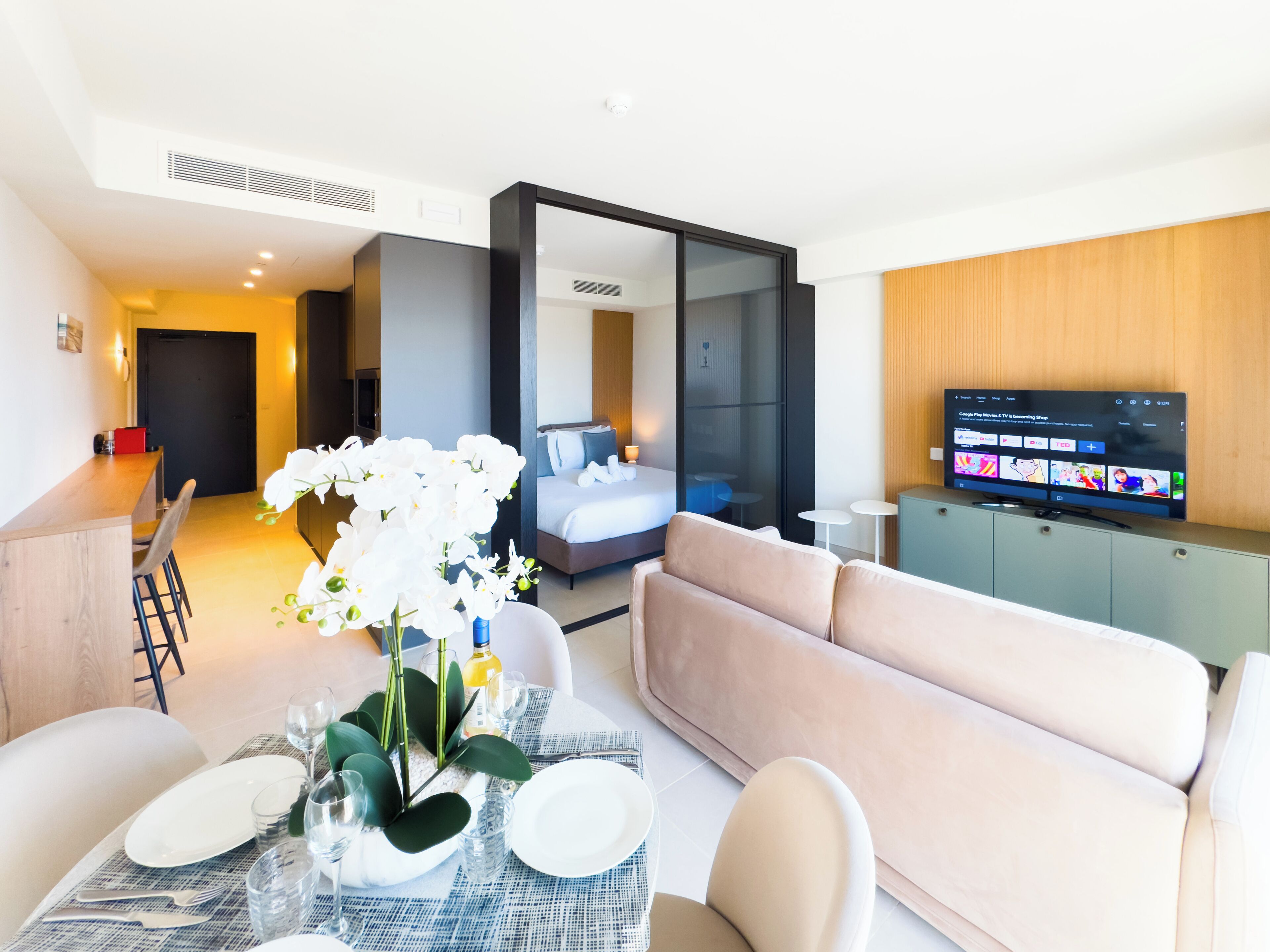 Basic-dobbeltværelse - byudsigt | Gratis internetforbindelse via kabel