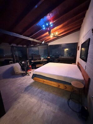 Huvila, 5 makuuhuonetta, tupakointi sallittu, yksityinen uima-allas | 5 makuuhuonetta