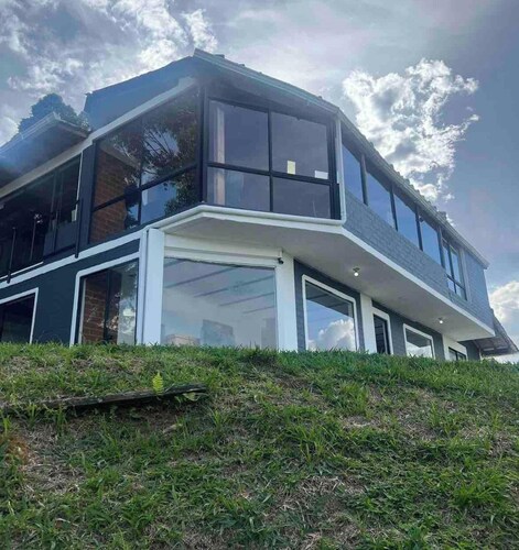 Villa With Spectacular Medellin View With Pool and Mini Basket-futbol Field