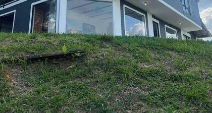 Villa With Spectacular Medellin View With Pool and Mini Basket-futbol Field