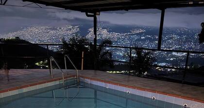 Villa With Spectacular Medellin View With Pool and Mini Basket-futbol Field