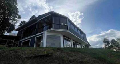 Villa With Spectacular Medellin View With Pool and Mini Basket-futbol Field