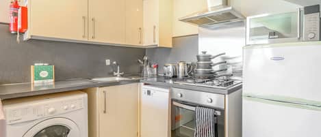 Kühlschrank, Ofen, Herdplatte, Toaster