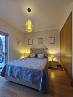 2 bedrooms, desk, iron/ironing board, WiFi - ☆Modern Apartment within walking distance of the beautiful historic Town Tavira☆ (Tavira)