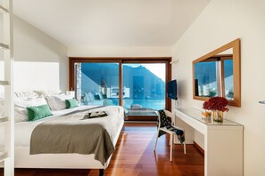 4 bedrooms, iron/ironing board