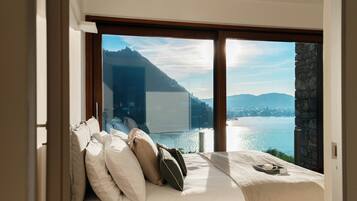 4 habitaciones y tabla de planchar con plancha