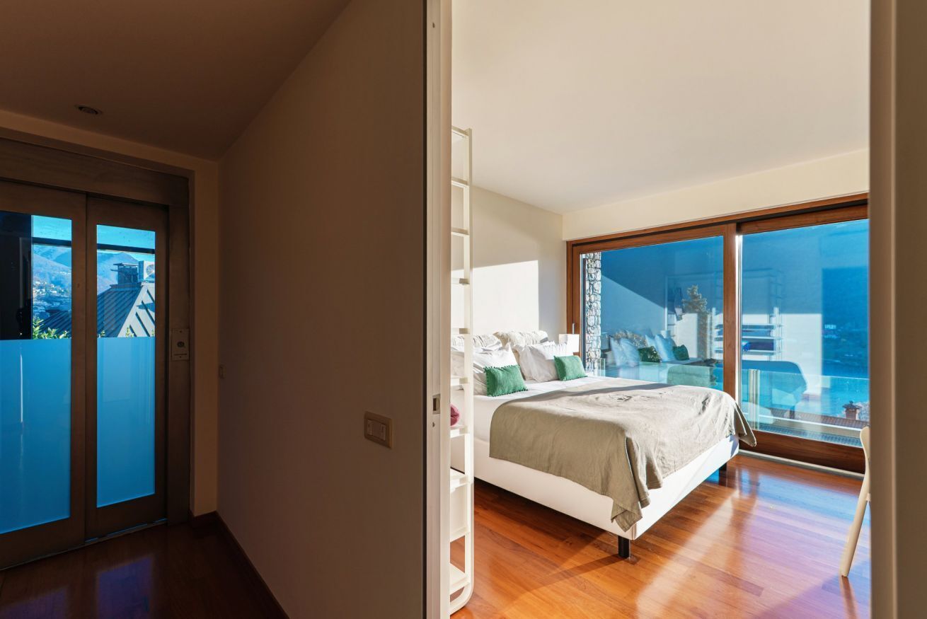 4 Schlafzimmer, Bügeleisen/Bügelbrett