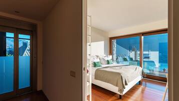 4 Schlafzimmer, Bügeleisen/Bügelbrett