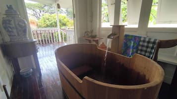 Ferienhaus, 2 Schlafzimmer, Balkon, Gartenblick | Badezimmer