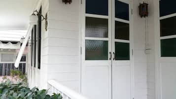 Ferienhaus, 2 Schlafzimmer, Balkon, Gartenblick | Außendetails