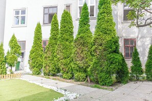 Basic Apartment | Exterior - Charming 1BR Getaway Central Meidling (Vienna)