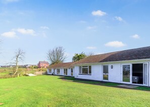 Exterior - Surf Wave Apartment 2 (Pets Welcome) (Woolacombe)