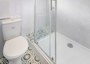 Bathroom - Surf Wave Apartment 2 (Pets Welcome) (Woolacombe)