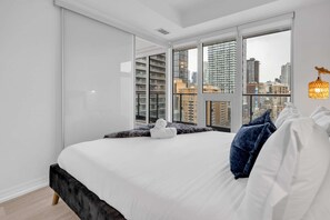 2 dormitoris, planxa i posts de planxar, wifi i roba de llit 