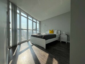 2 slaapkamers, een strijkplank/strijkijzer, wifi, beddengoed