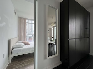 2 chambres, fer et planche à repasser, Wi-Fi, draps fournis