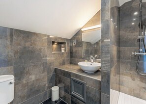 Bathroom - Ocean Breeze Villa 3 Hot Tub (Woolacombe)