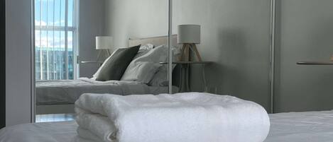 1 slaapkamer, een strijkplank/strijkijzer, wifi, beddengoed