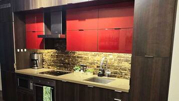 Fridge, microwave, oven, stovetop