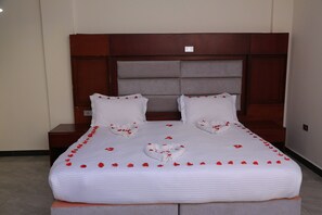 Deluxe Room, City View | Desk, laptop workspace, free WiFi - Yemata Hotel (Gondar)