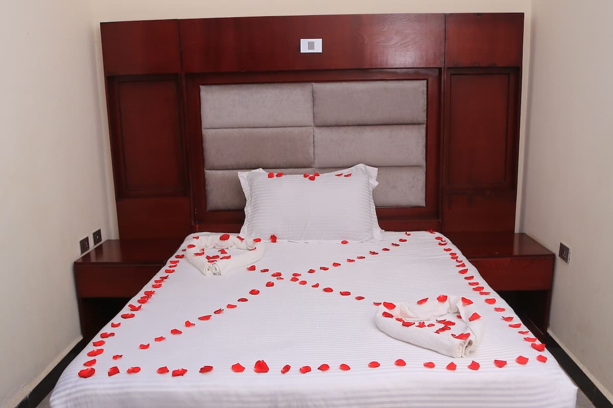 Single Room, City View | Desk, laptop workspace, free WiFi