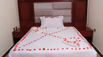 Single Room, City View | Desk, laptop workspace, free WiFi