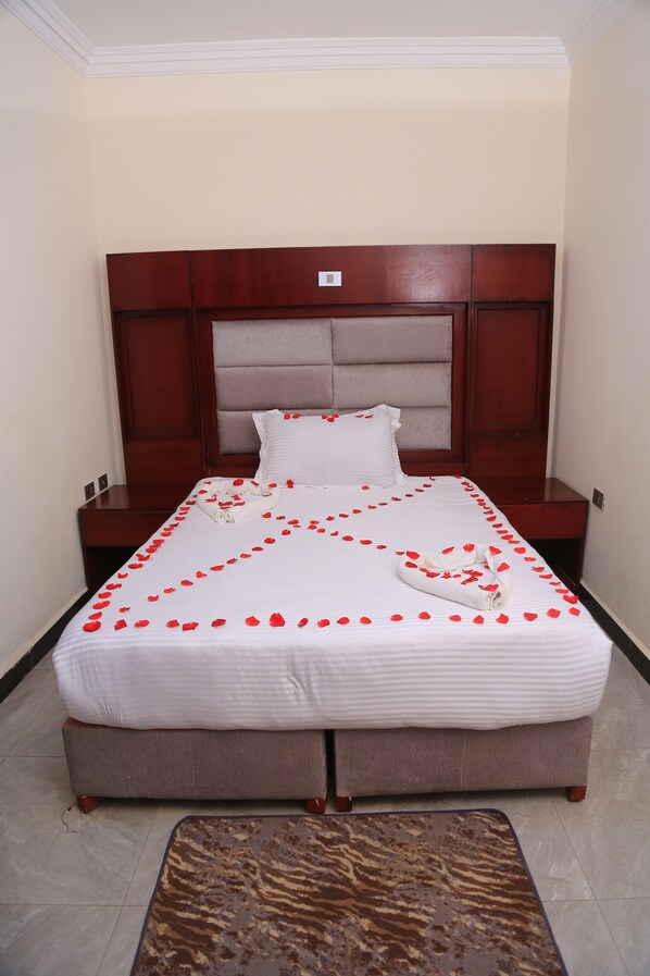 Single Room, City View | Desk, laptop workspace, free WiFi - Yemata Hotel (Gondar)