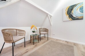 Interior - Hohenkämpen Apartment with Private Terrace and Wi-Fi (Stuhr)