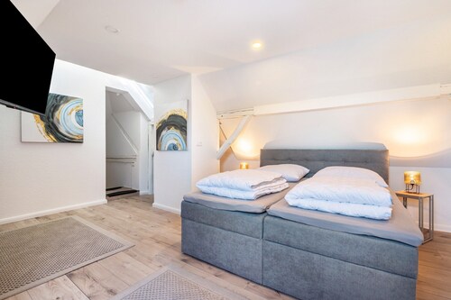 Holiday Apartment Hohenkämpen with Private Terrace and Wi-Fi