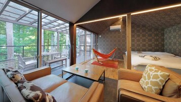 Habitación Premium, vistas al río | Caja fuerte, decoración individual, mobiliario individual y wifi gratis