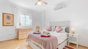 Fer et planche Ă repasser, Wi-Fi, draps fournis