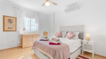 3 bedrooms, iron/ironing board, WiFi, bed sheets