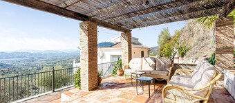 Villa « Mirador » avec vue sur le lac, Wi-Fi et climatisation