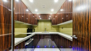 Sınıflandırılmamış resim, 49 üzerinden 2, düğme