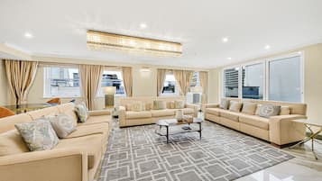 Appartement Design, vue ville | Coin séjour