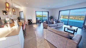 TV - Villa de prestige en Haute-Corse - Sea view & exceptional amenities (Penta-di-Casinca)