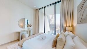 Iron/ironing board, WiFi, bed sheets - Aesthetic 1 Bed l Own Private Pool l Circle Mall (Jumeirah Village Circle)