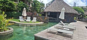 Pool - Luxury Furnished Appartment - Domaine des Alizées, Grand Baie (Grand Baie)