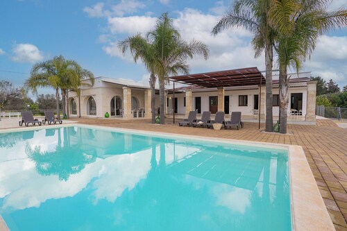 Belle maison de vacances privée avec WIFI, piscine privée, climatisation et TV, près de Ostuni