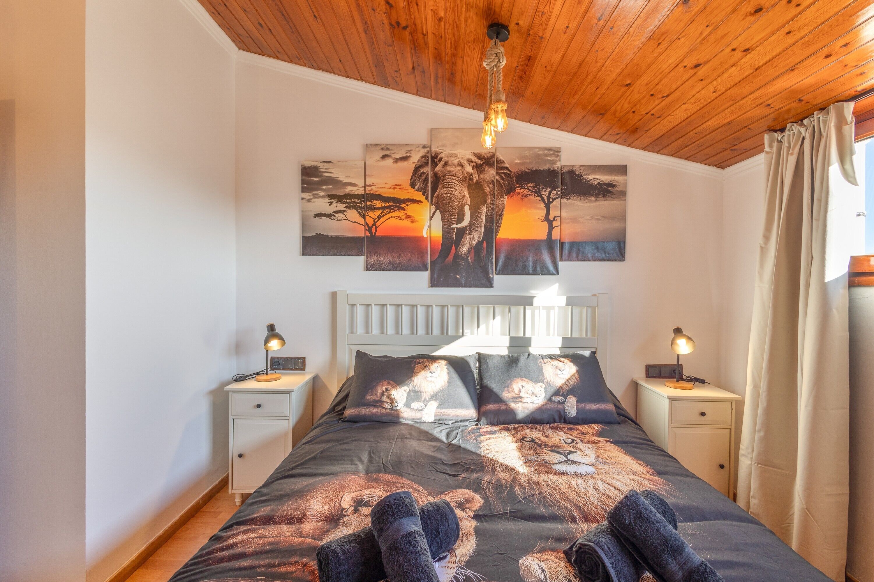 アイロン / アイロン台、WiFi、ベッドシーツ