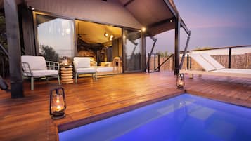 Suite Mewah, 1 Tempat Tidur King dengan tempat tidur Sofa, kolam renang pribadi, pemandangan taman | Seprai premium, minibar gratis, brankas, dan meja kerja