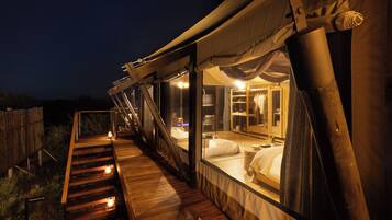 Suite Mewah, 1 Tempat Tidur King dengan tempat tidur Sofa, kolam renang pribadi, pemandangan taman | Seprai premium, minibar gratis, brankas, dan meja kerja