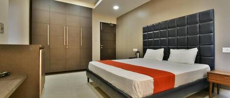 Quartos à prova de som, ferros/tábuas de passar roupa, Wi-Fi de cortesia