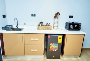 Micro-ondes, four, plaque de cuisson