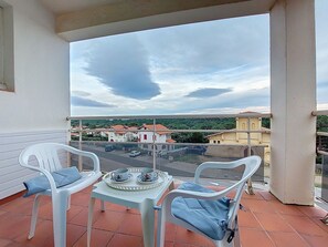 Outdoor dining - La Centrale by Interhome (Hossegor)