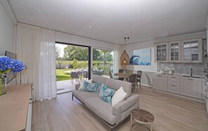 Apartment - Lagolux in Sirmione With 2 Bedrooms and 2 Bathrooms (Sirmione)