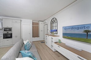 Apartment - Lagolux in Sirmione With 2 Bedrooms and 2 Bathrooms (Sirmione)