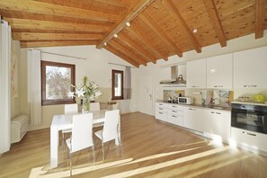 House, Smoking - Albatros B8 in Toscolano-maderno (Toscolano Maderno)