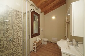 House, Smoking - Albatros B8 in Toscolano-maderno (Toscolano Maderno)